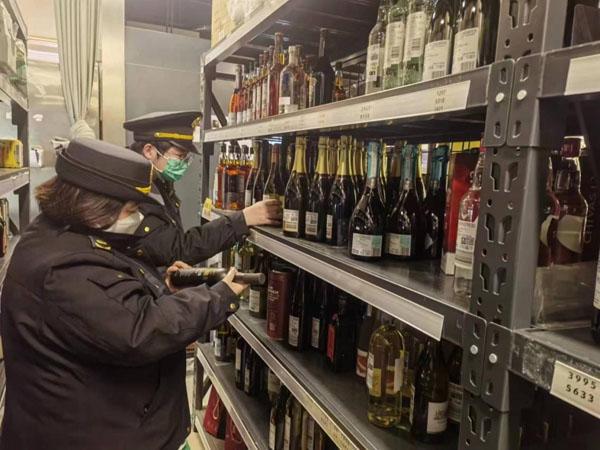 严守食品安全底线，这群普陀人为你保驾护航——酒类经营篇